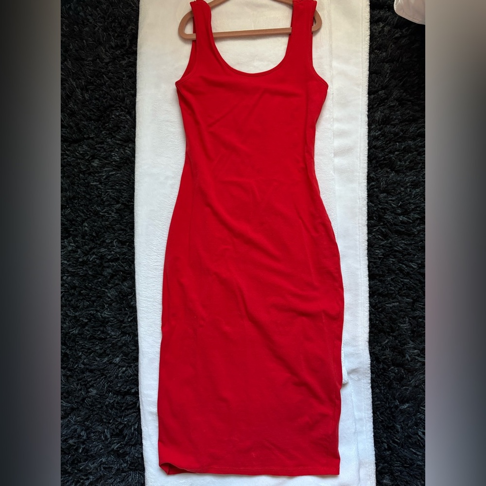 Elegant Red Sleeveless Dress